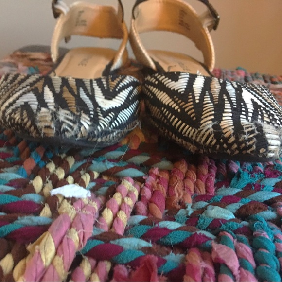 FREE Woven Neutral Pointed Flats - Picture 5 of 5